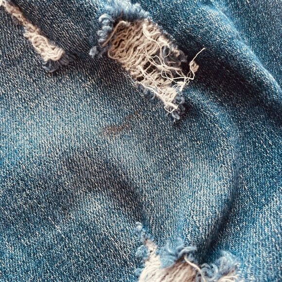 Judy Blue Capri Fit Distressed Ankle Skinny Jeans - Picture 16 of 16